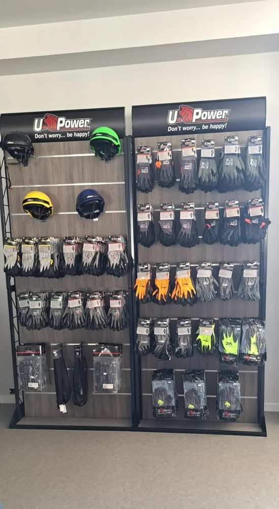 Esposizione DPI U-Power: caschi e guanti